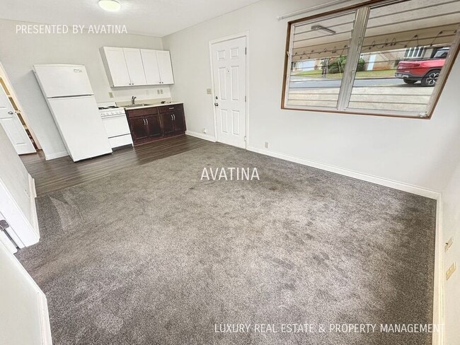 Building Photo - 3573 Alohea Ave