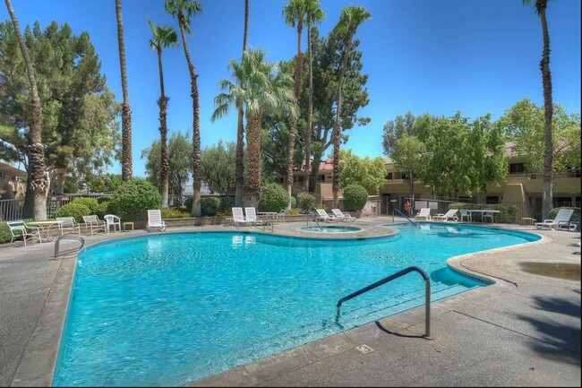 Building Photo - Great One-Bedroom Condo In Palm Springs - ...