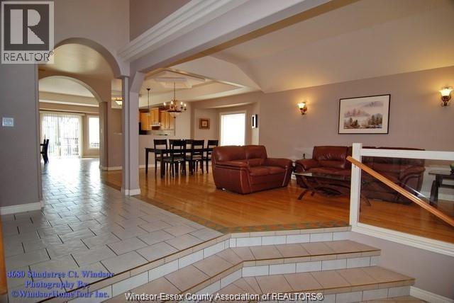 Photo du bâtiment - 4680 Shadetree Cres