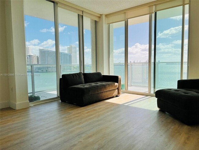 Foto del edificio - 1155 Brickell Bay Dr
