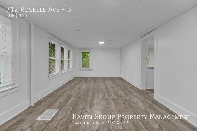 Building Photo - 712 Roselle Ave