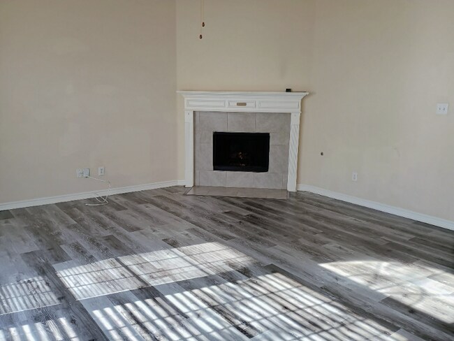 Foto del edificio - 1607 Monte Carlo Dr