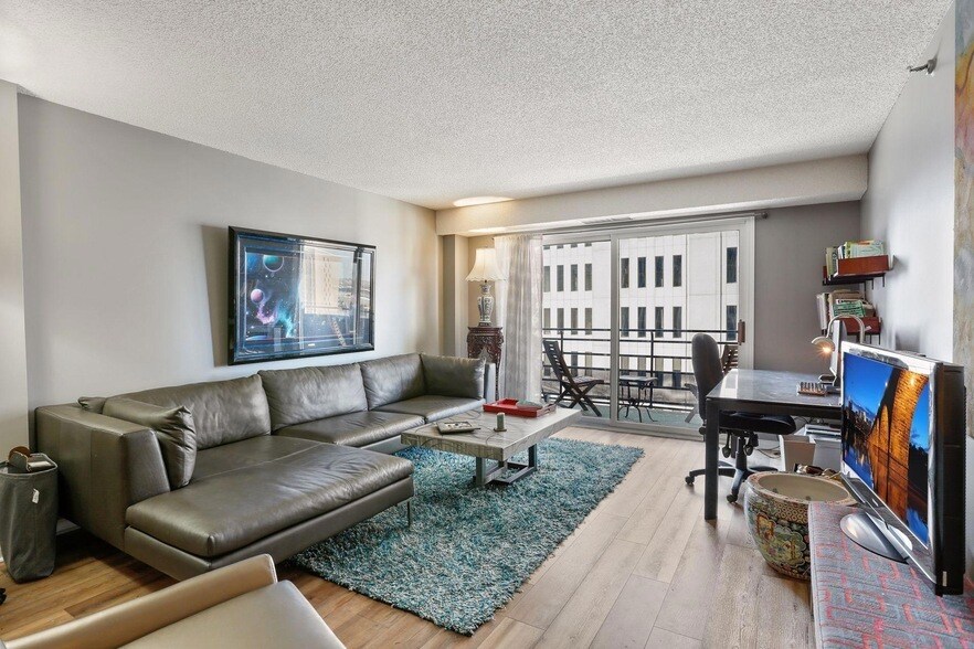 Foto principal - 121 Washington Ave S
