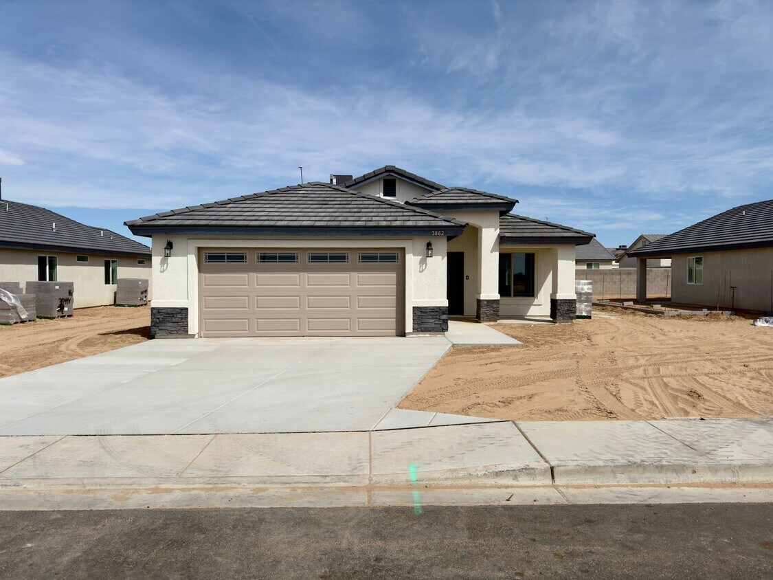 Primary Photo - Be the first to call this your home !! Thr...