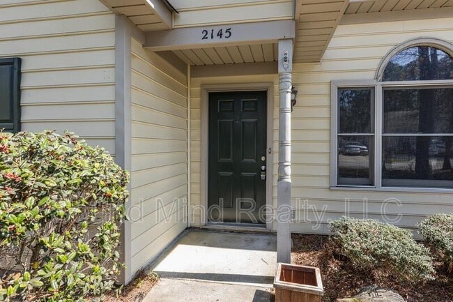 Building Photo - 2145 Tanglewood Rd