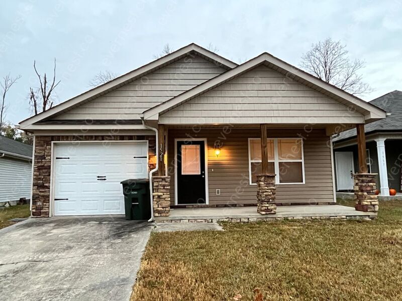 Primary Photo - 1521 Southernwood Dr