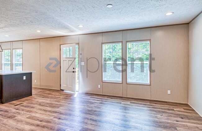 Building Photo - Unit