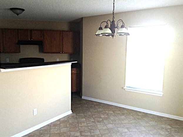 Building Photo - 608 Waterford Way