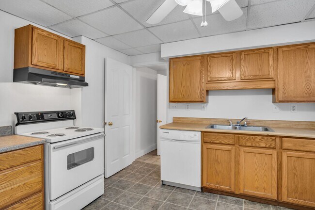 Foto del edificio - 2 bedroom 1 bathroom located in the heart of Carlisle