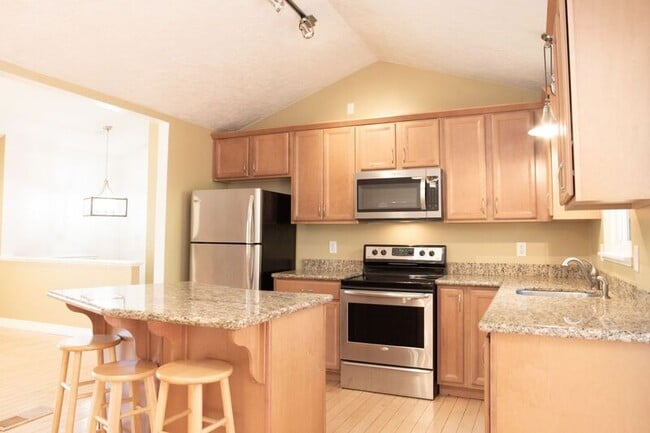 Building Photo - 11132 Sandy Creek Dr