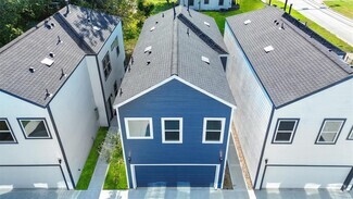 Building Photo - 855 S Victory Dr