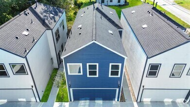 Building Photo - 855 S Victory Dr