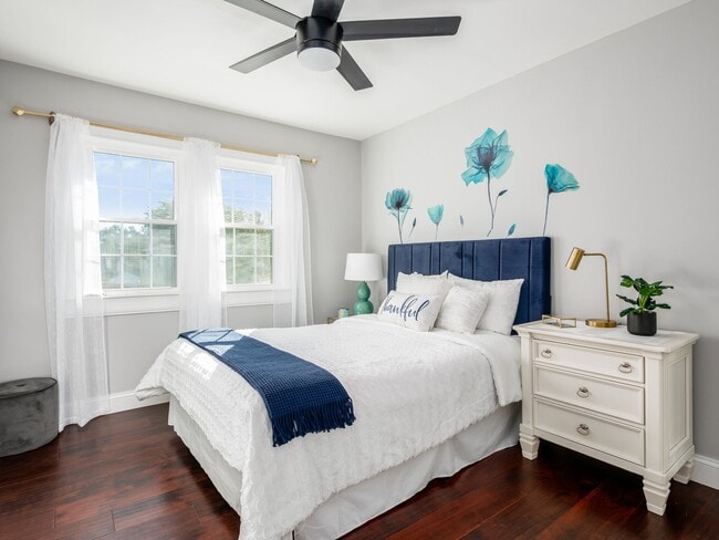 Master Bedroom - 137 S Hague Ave