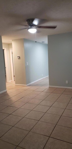 Foto del edificio - 802 N Lake Dr