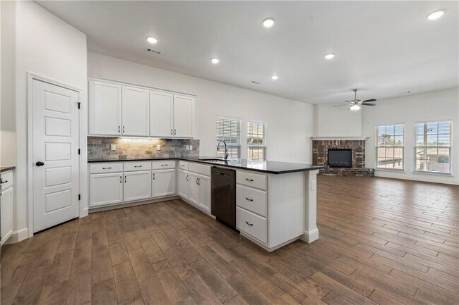 Foto del edificio - 6108 NW Silas St