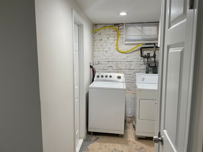 Building Photo - 708 N Duncan St