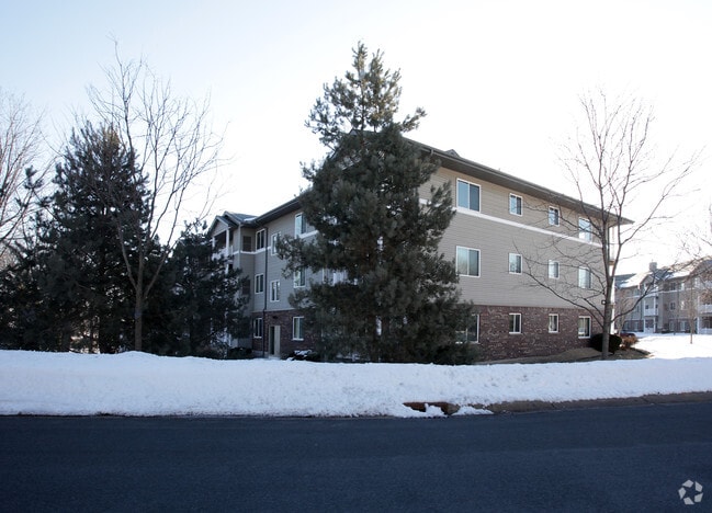 Building Photo - Cameron Woods