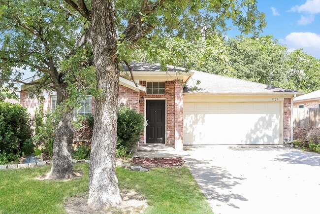 Building Photo - 7325 Meadows Dr N