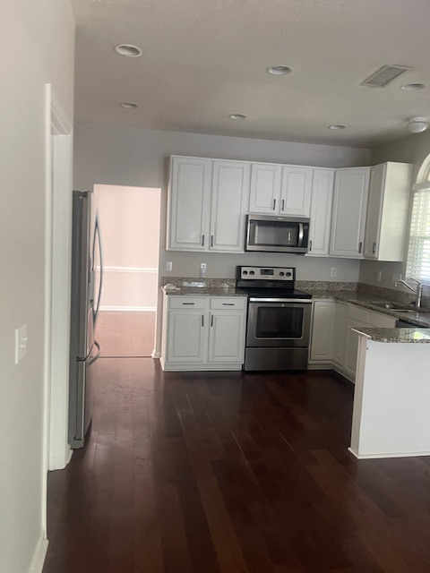Building Photo - 9832 Ashburton Dr