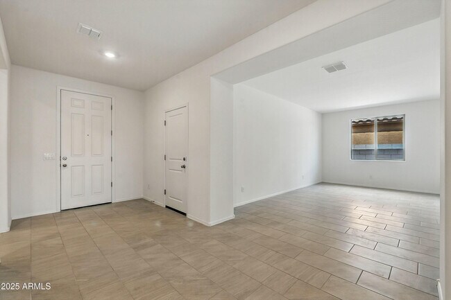 Foto del edificio - 17151 W Oberlin Way