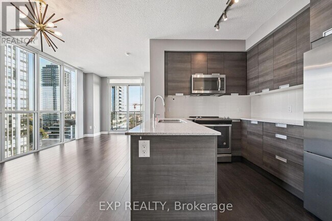 Photo du bâtiment - 5033 Four Springs Ave