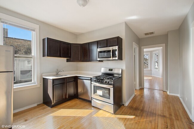 Foto del edificio - 4121 N Troy St