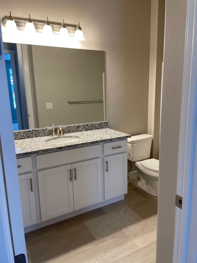 Building Photo - Brand New GORGEOUS Home