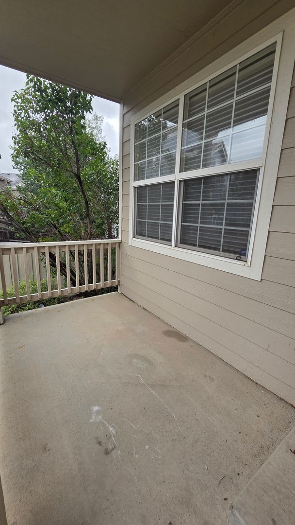 Foto del edificio - Spacious 5-Bedroom Home in Desirable Rock Creek – Fresh Updates & Fantastic Location!