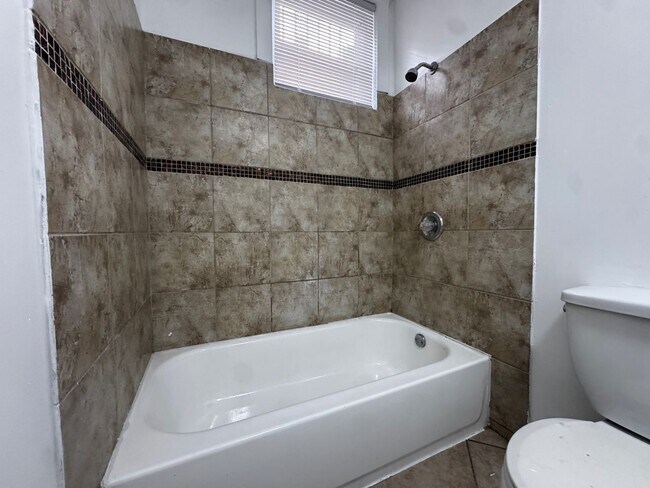 Foto del edificio - 395 E 152nd St