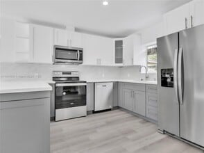 Building Photo - 10640 SW 96th St