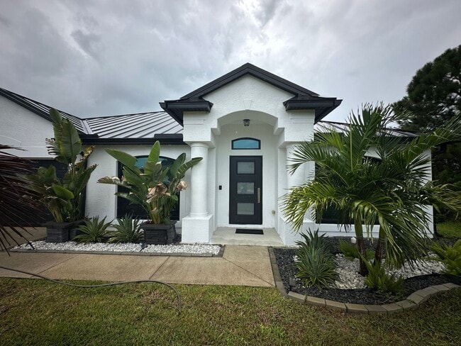 Foto del edificio - Modern 3-Bedroom Single-Family Home for Re...