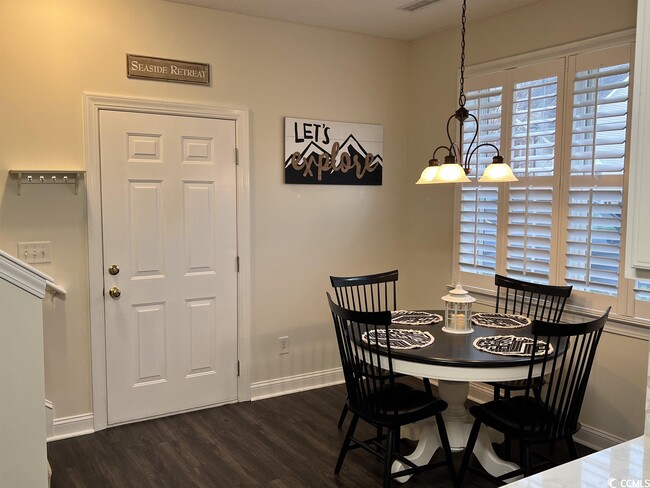 Foto del edificio - 4369 Willoughby Ln