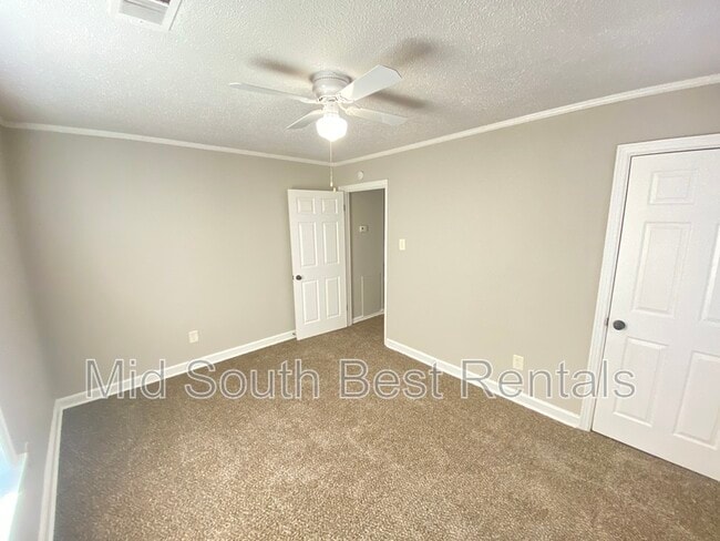 Building Photo - 434 E Dison Ave