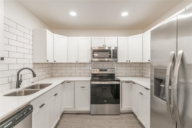 Foto del edificio - 533 Parkhill Cir