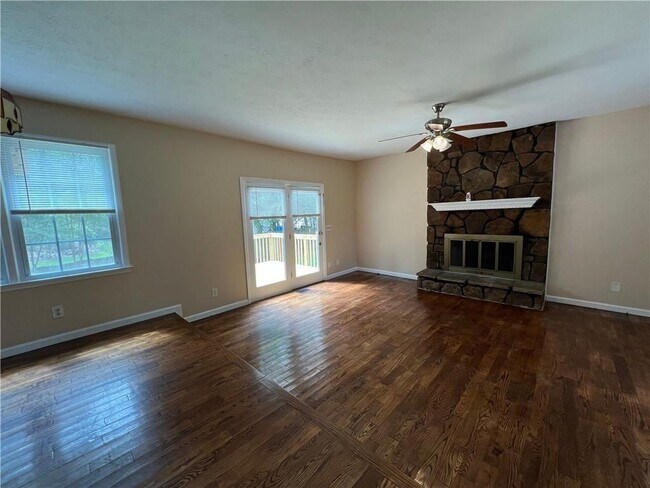Foto del edificio - 3456 Davis Rd