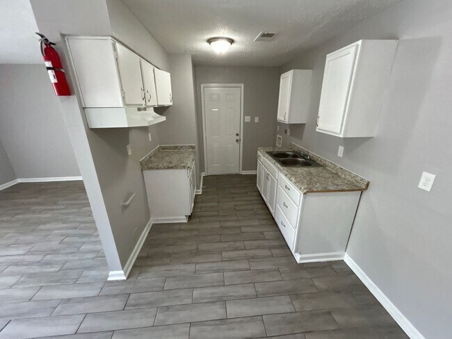 Foto del edificio - 3109 Radford Rd