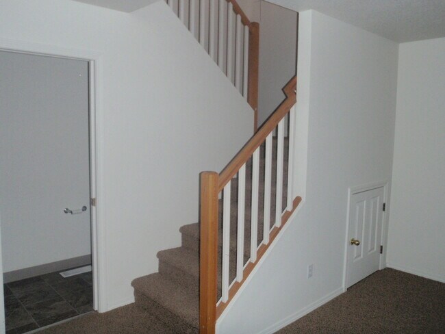 Foto del edificio - **BEAUTIFUL 3B/2.5Ba HOME IN DESIRABLE FIS...