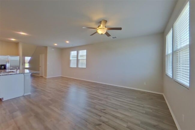 Building Photo - 5200 Saddle Clb Dr
