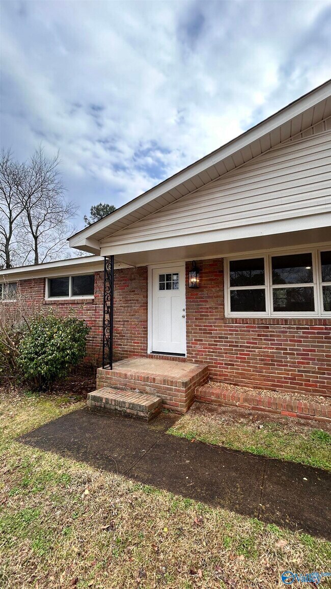 Foto del edificio - 6407 Marsh Ave NW