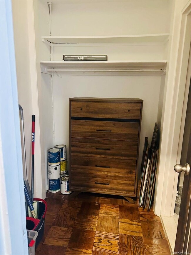 Building Photo - 240 E 35th St