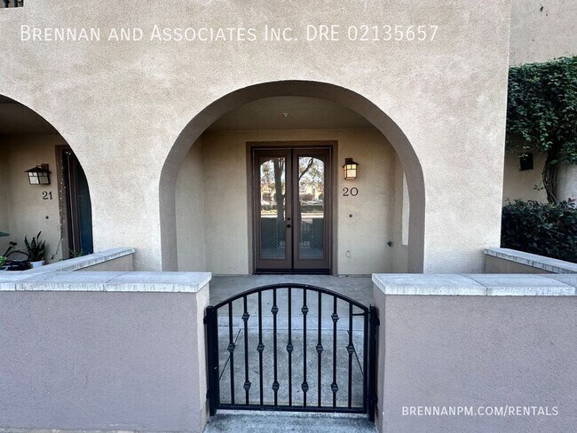 Foto del edificio - 3 Bed 2.5 Baths 2 Car Garage Townhome in M...