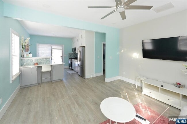 Photo - 117 Lake St House