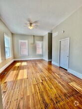 Building Photo - 2807 Miami St