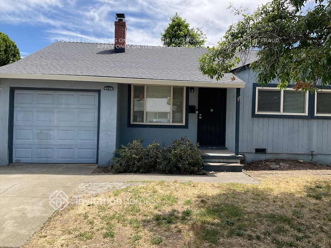 Primary Photo - 397 Acacia St