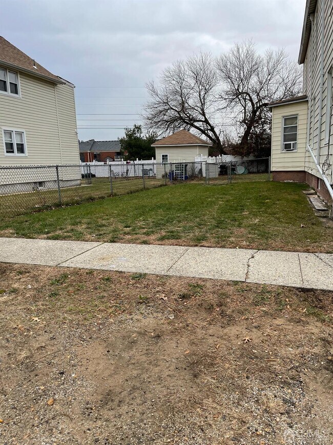 Building Photo - 5001 Bordentown Ave