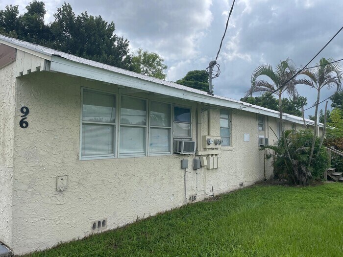 Primary Photo - Fort Myers Apartment