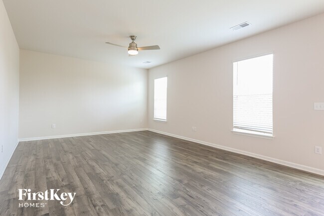 Building Photo - 418 Stonefence Dr