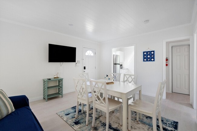 Building Photo - 670 Hernando St