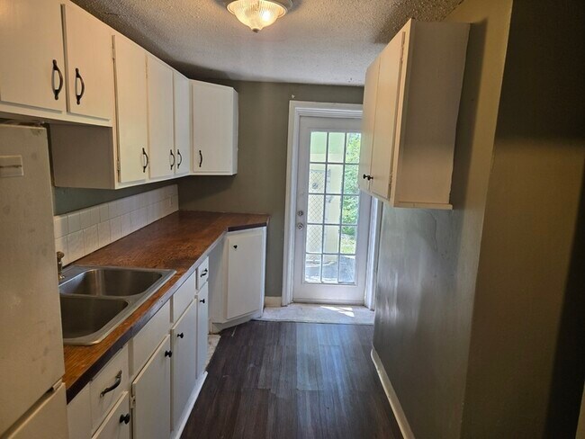 Foto del edificio - 107 Hollyberry Ln