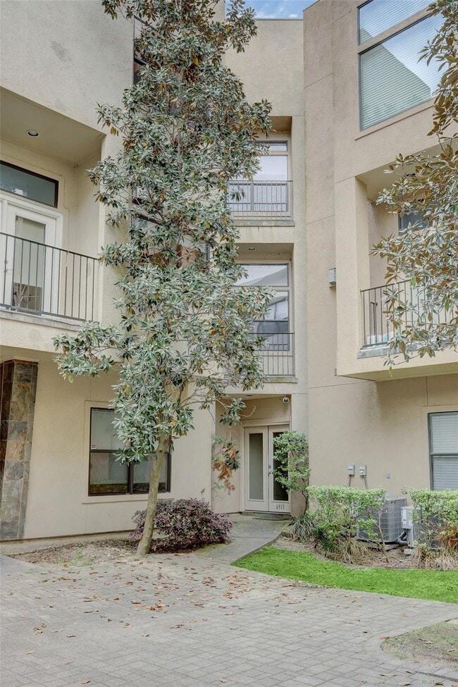 Building Photo - 6911 Staffordshire Blvd